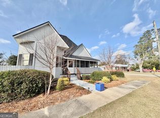 49 N Gill St, Hazlehurst, GA 31539