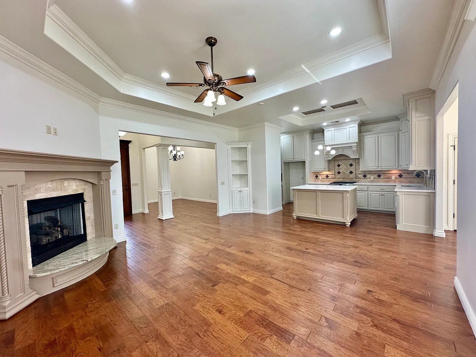 4 bed, 2614 sqft, $2,700 — Photo 3