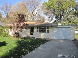 5 Neptune Dr, Swansea, IL