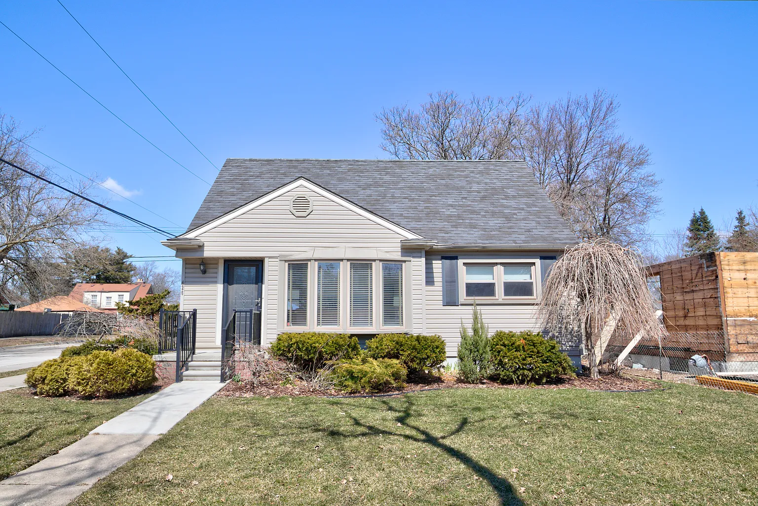 426 Walnut Ave photo 1
