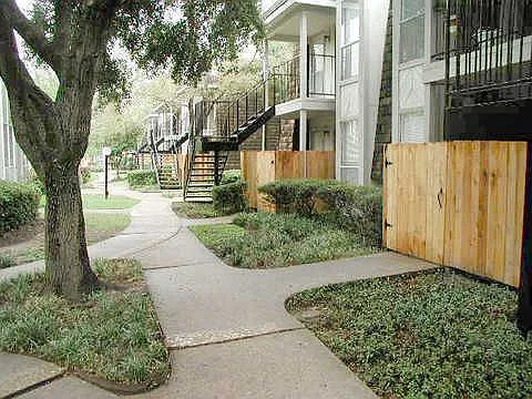 The Crest Apartments — Photo 32