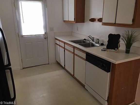 3rd image of 1716 Hertford St
