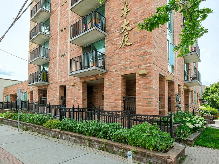80 Florence St #706 — Photo 9