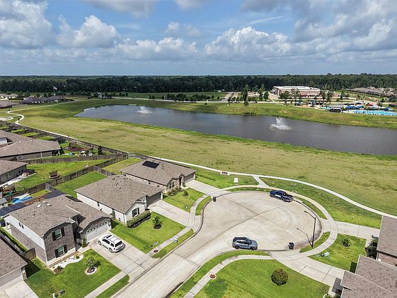 4th image of 21106 Waze Lewis Dr