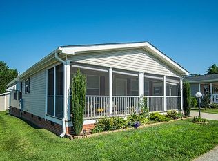 422 Elzie Hill Dr, Hendersonville, NC 28792