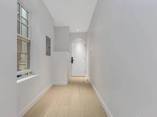 453 Hudson Street image 6 of 17