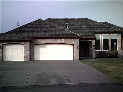Large Rambler in High Cedars Golf community