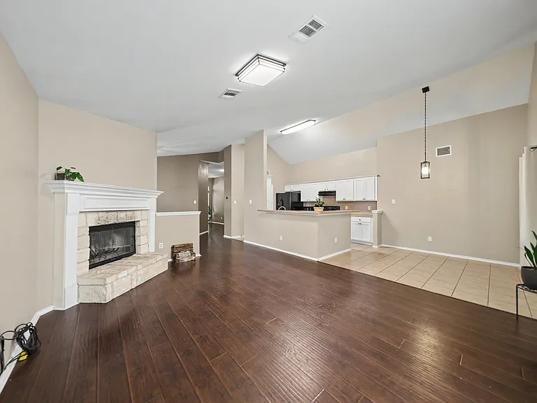 4502 Golden Gate Dr — Photo 7