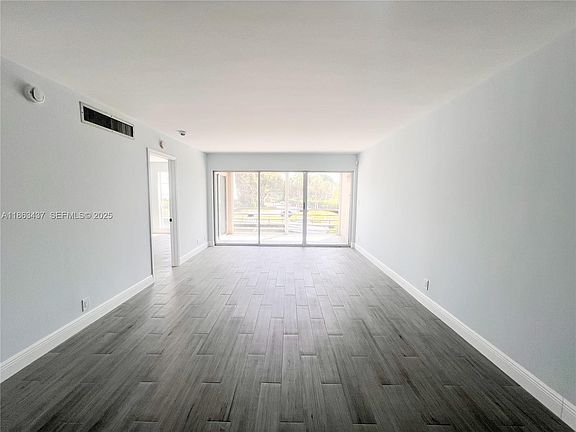 4th image of 769 Jeffery St #2-205