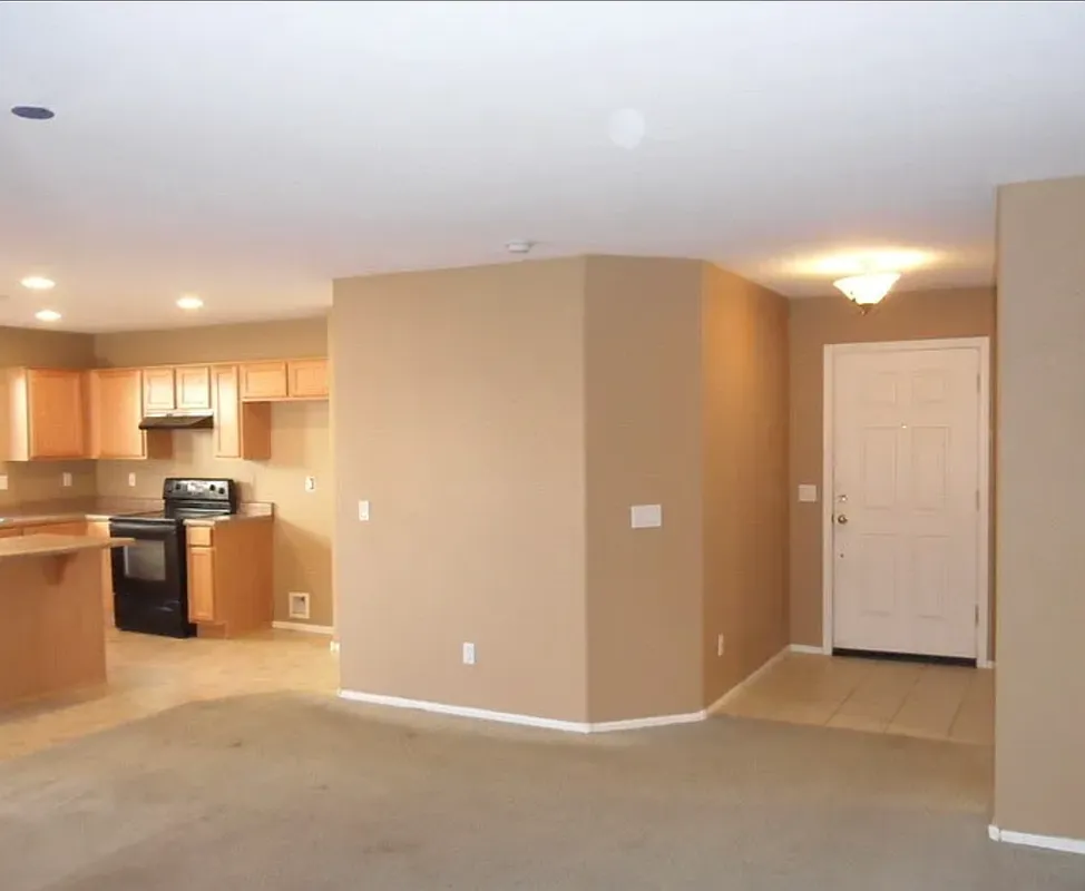 3 bed, 2.5 bath, 1698 sqft, $1,700 — Photo 3
