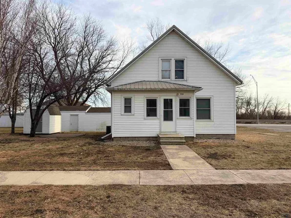 216 W 3rd St, Aurelia, IA 51005