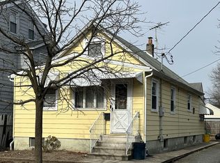 406 Schiller Ave, Hamilton, NJ 08610