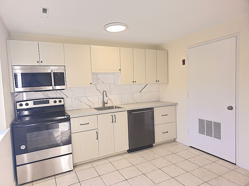 1st image of 146 Springside Ave Unit C12