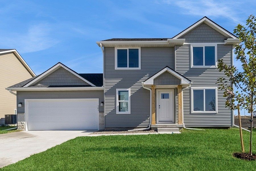 1st image of 701 NE Country Meadow Dr