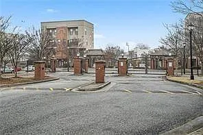 2 bed, 2.0 bath, 1208 sqft, $1,900 — Photo 2