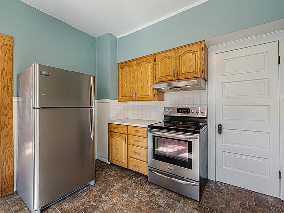 4th image of 1561 W Prospect Ave