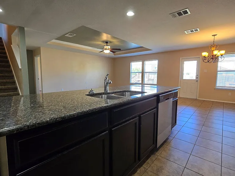 307 E Gemini Ln — Photo 5