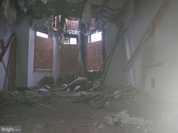 3rd image of 2943 Westwood Ave