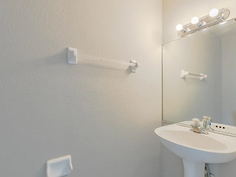 13545 Embassy Park Ct #13545 — Photo 12