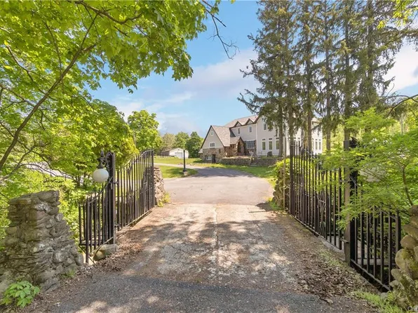 29 Boulder Dr, Cornwall, NY 12518