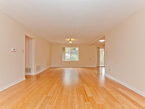 5th image of 210 Hibiscus Ave