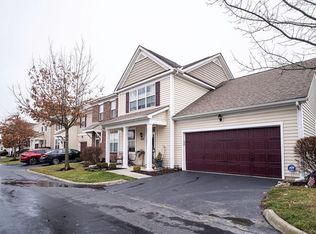 4299 Club Trail Ln #27, Grove City, OH 43123