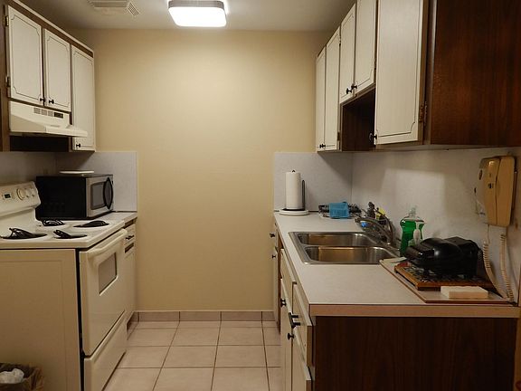 5th image of 900 SW 84th Ave #216