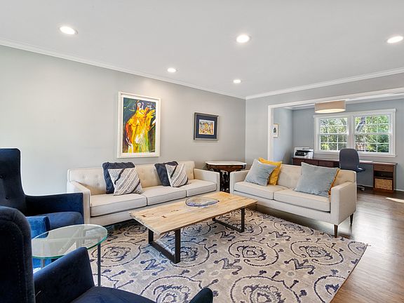 4th image of 1333 Sanford Ln