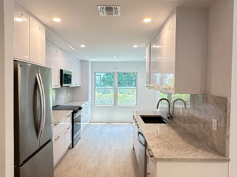 50 Hubbard Ln #7 — Photo 9