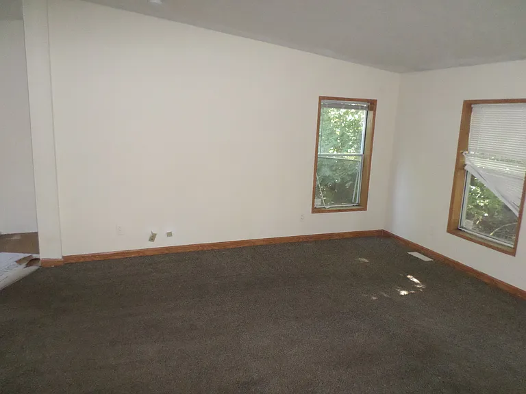 9944 Maple Dr — Photo 7