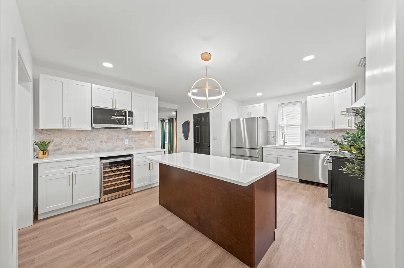 3 bed, 1978 sqft, $3,800 — Photo 2