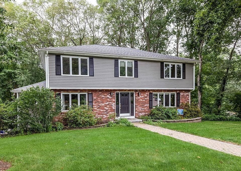 1st image of 22 Fairview Rd