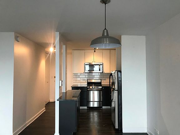 2nd image of 1660 N La Salle St #1403