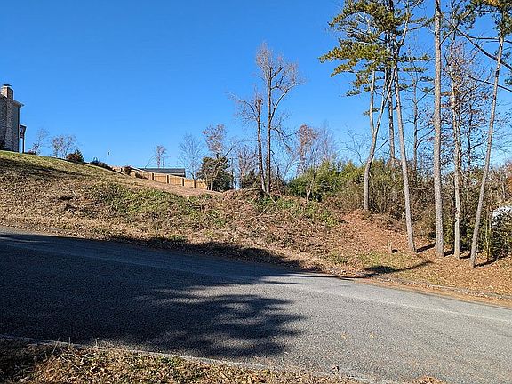 3rd image of Northumberland Ln #110