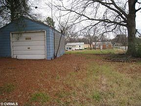 2nd image of 4005 Tyrone St