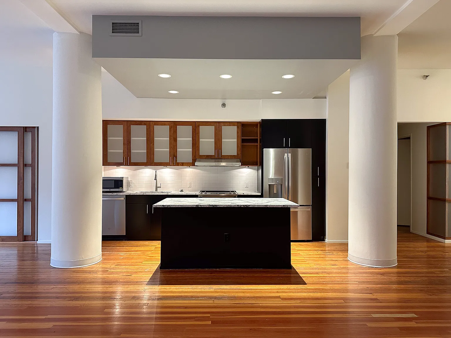 2 bed, 1550 sqft, $2,600 — Photo 3