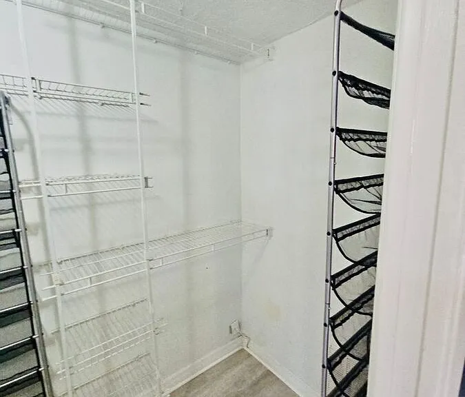 9100 Hunt Club Ln — Photo 32