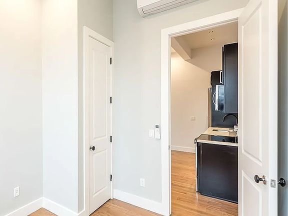 4th image of 119 Boerum St #4R