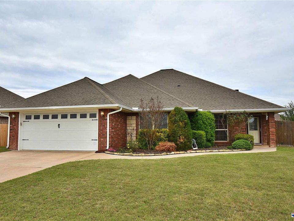 1st image of 3608 NE Fieldcrest Dr