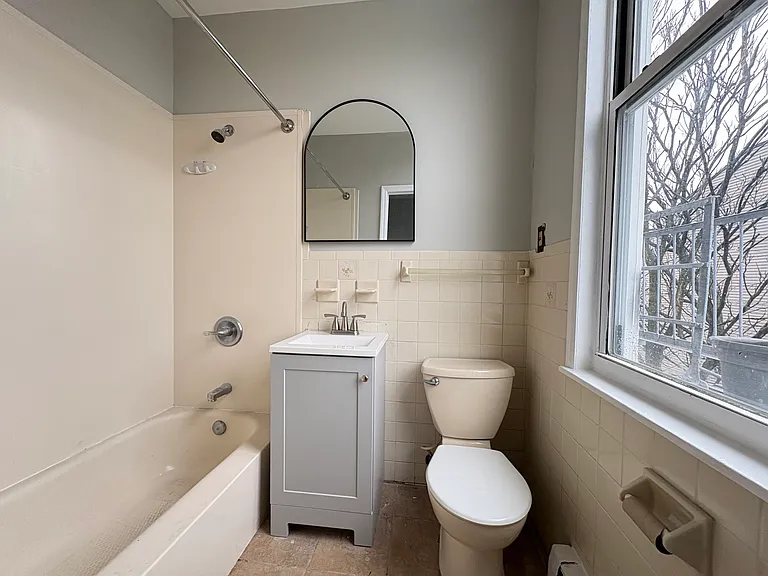 93 Franklin St #1R — Photo 5