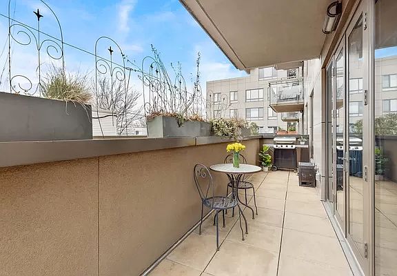 3rd image of 500 4th Ave APT 2L