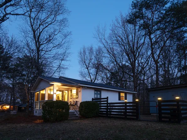 127 S Cool St, Mentone, AL 35984