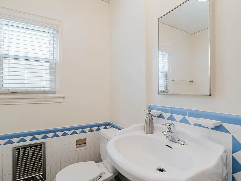 5962 San Vicente Blvd #4 — Photo 24