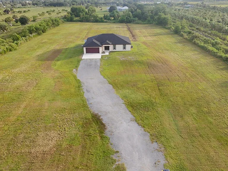 20365 Marie Ct — Photo 4