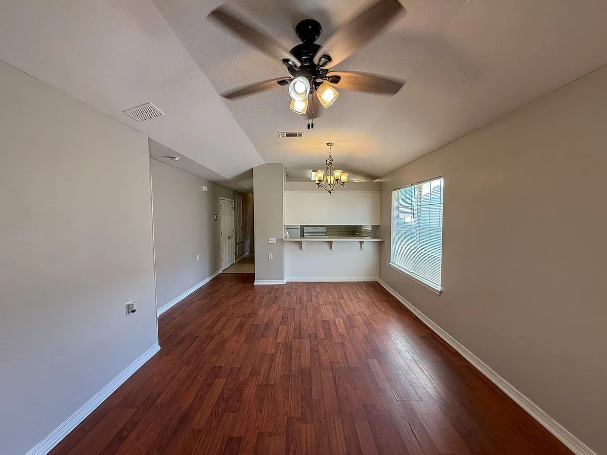 Building Photo - 5919 Bilek Dr