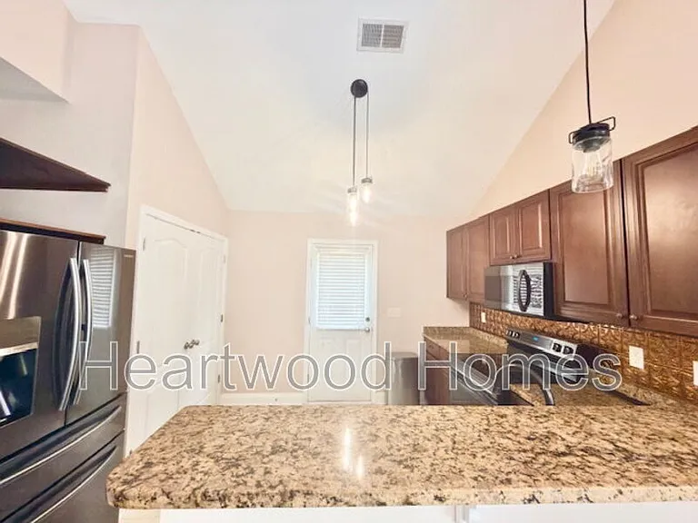 249 Blythe Creek Dr — Photo 16
