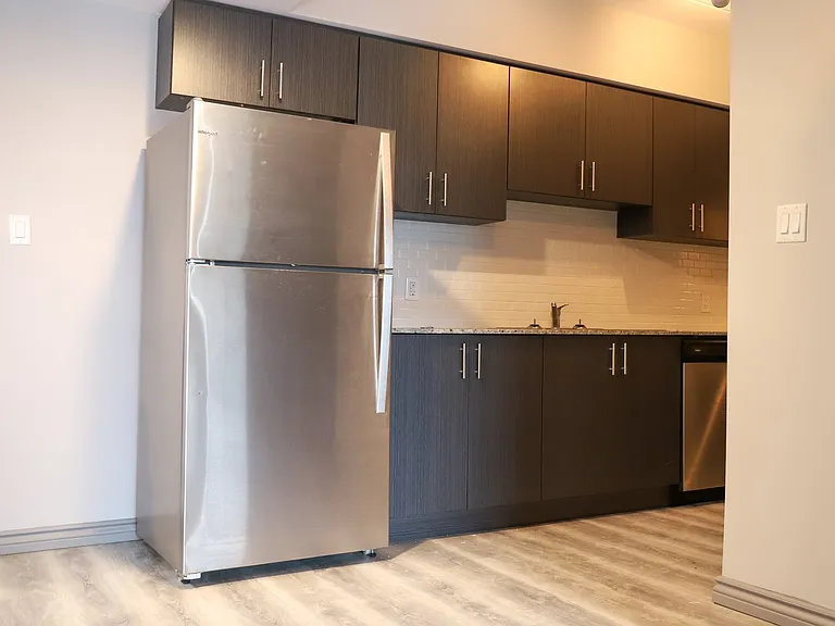 275 Larch St — Photo 6