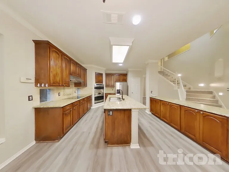 11222 Raveneaux Dr — Photo 6