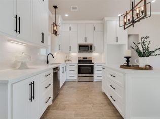 5 Oakwood Ln, Huntsville, TX 77340