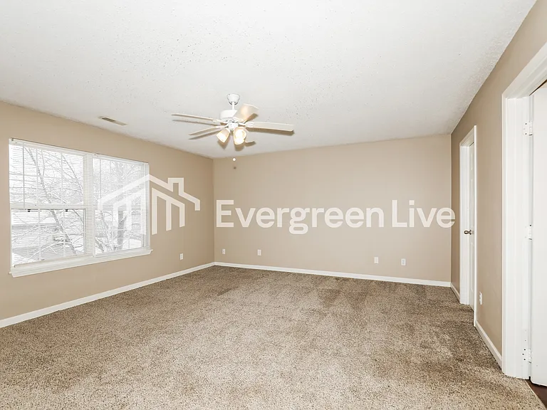 11359 Shady Hollow Ln — Photo 8
